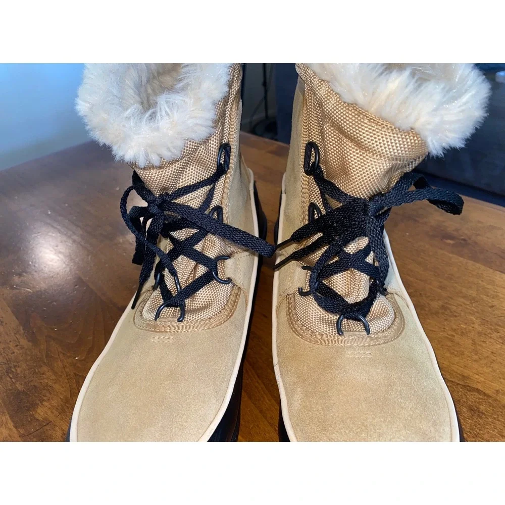 SOREL Tivoli Waterproof Winter Boots Youth 7Y / Women's 8-8.5 Tan Black